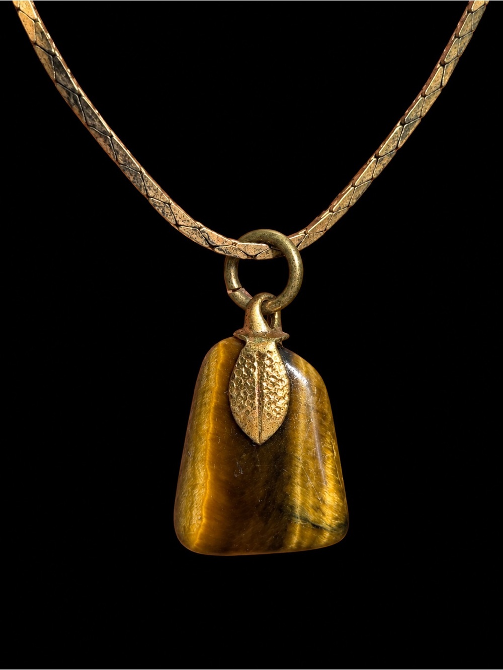 Vintage Tiger’s Eye Pendant Necklace Gold Tone Leaf 18” Retro Jewelry